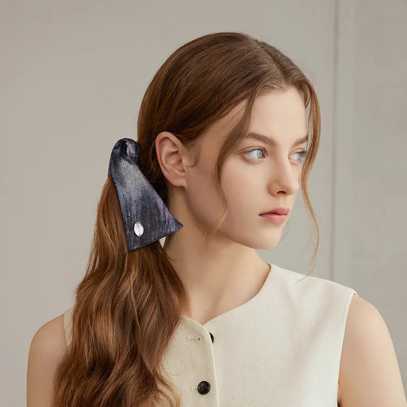 Clara Bendable Bow Shape Banana Clip