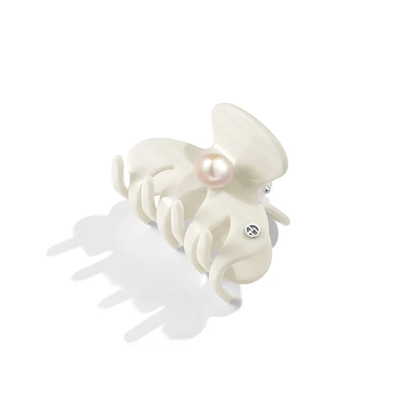 Alexandra Pearl Medium Hair Claw