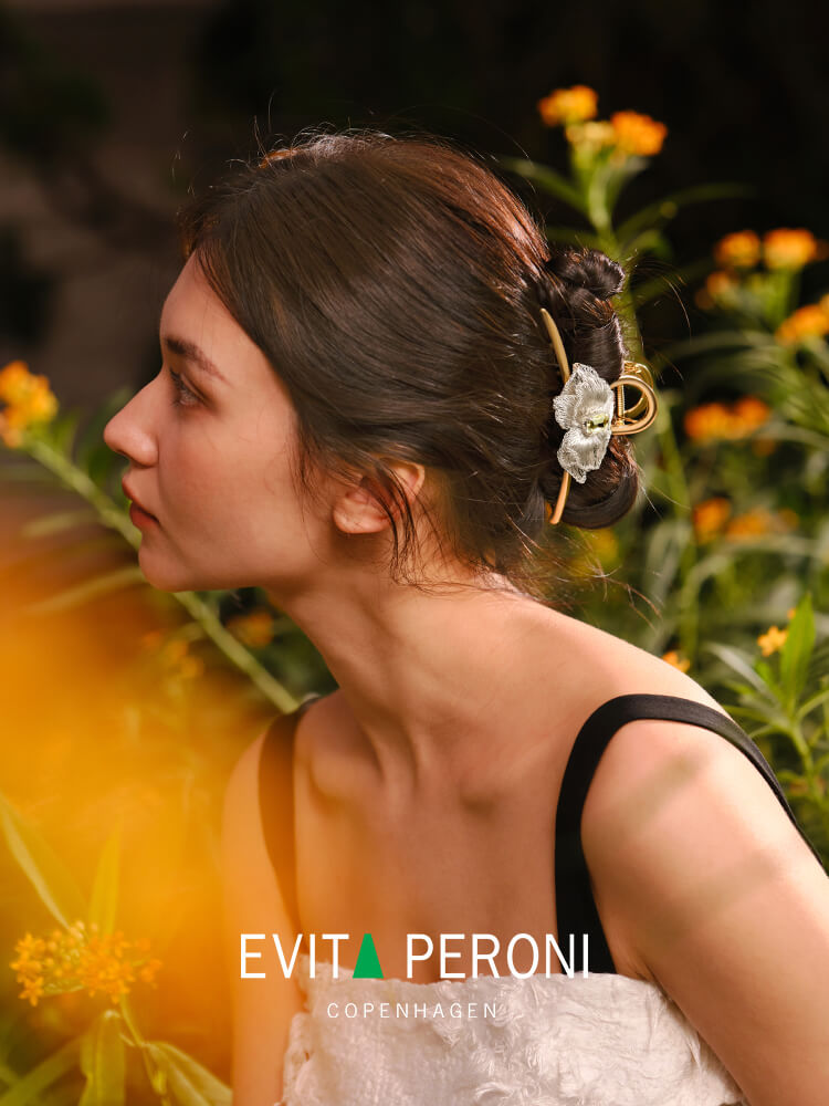 Venerada Large Hair Claw - EVITA PERONI OFFICIAL