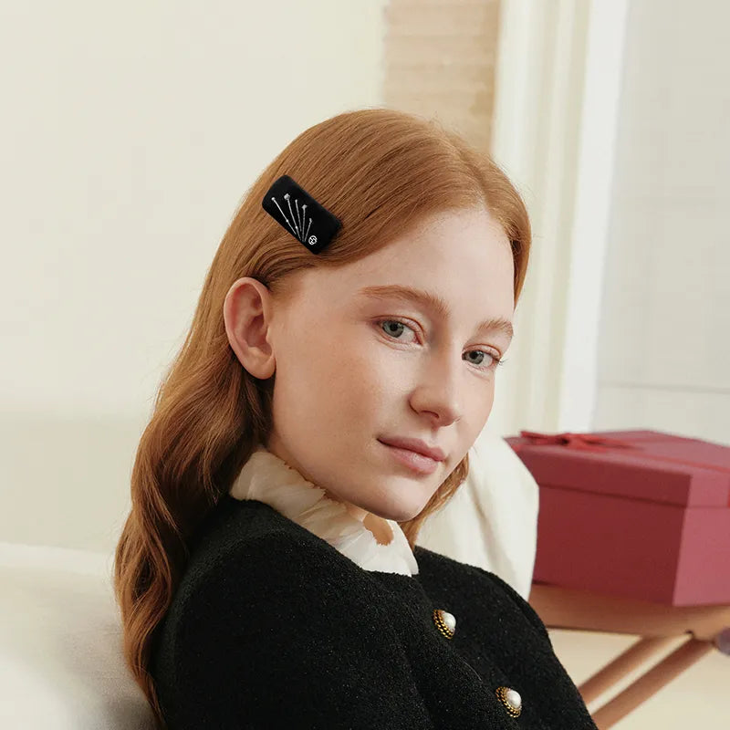 Claire Velvet Snap Clip