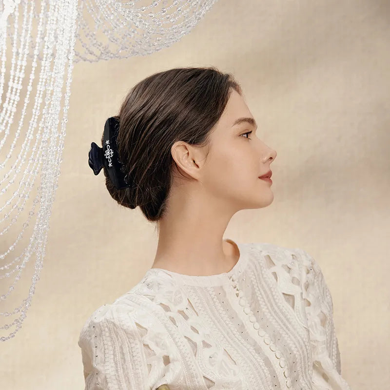 Classical New Era Tia Crystal XL Hair Claw