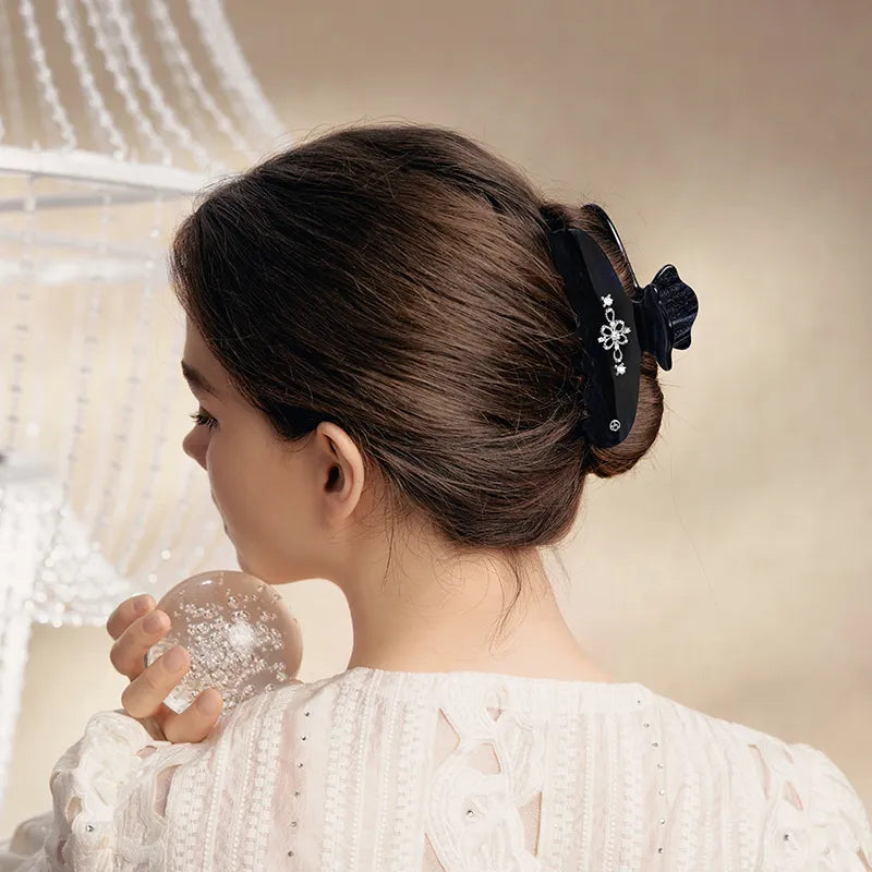 Classical New Era Tia Crystal XL Hair Claw