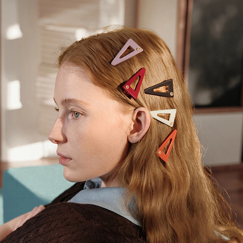 Skye Triangle Pelican Clip - EVITA PERONI OFFICIAL