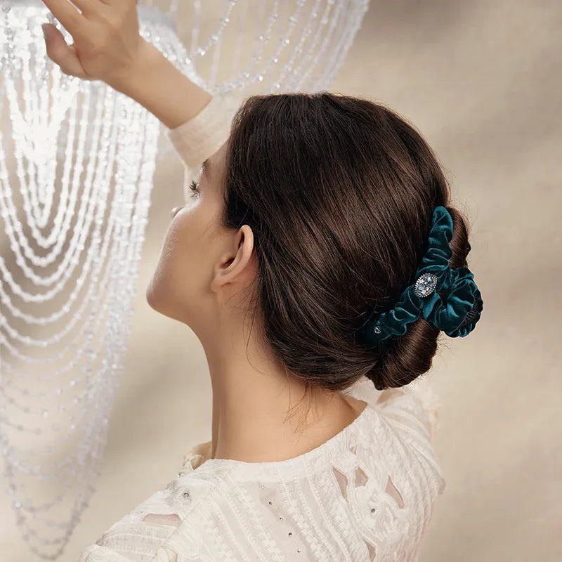 Joanne Velvet XL Hair Claw - EVITA PERONI OFFICIAL