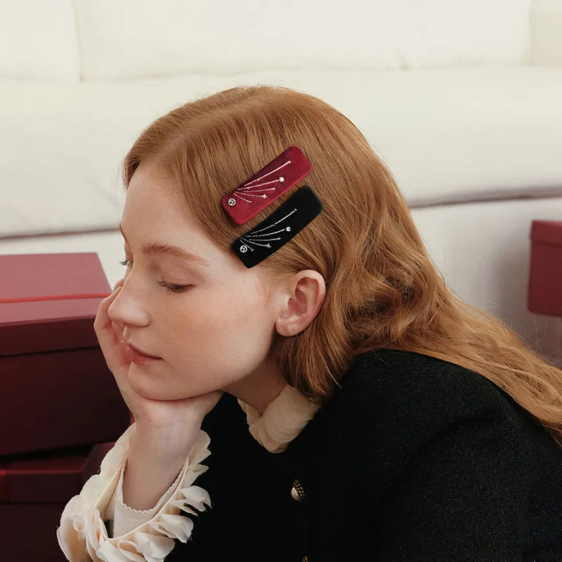 Claire Velvet Snap Clip