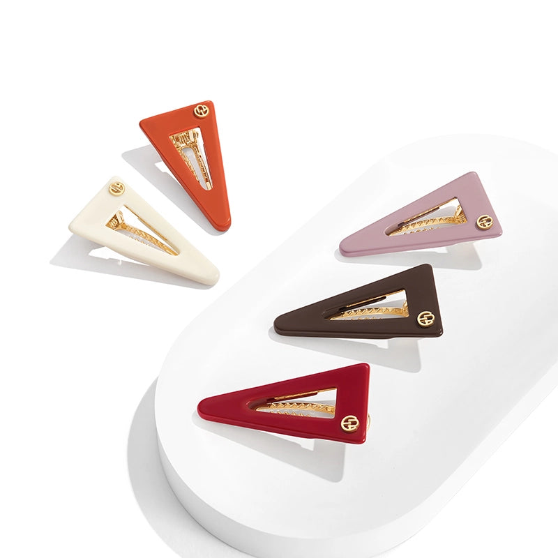 Skye Triangle Pelican Clip - EVITA PERONI OFFICIAL