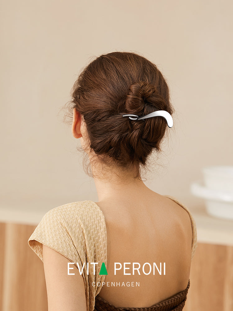 Odelia Uni Clip - EVITA PERONI OFFICIAL