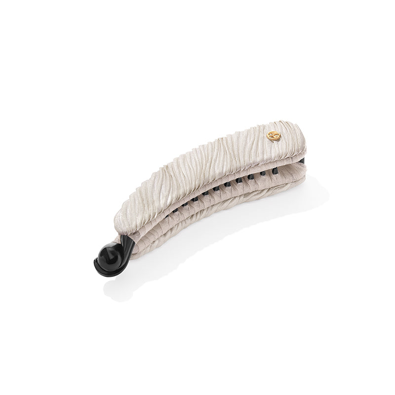 Susan Banana Clip - EVITA PERONI OFFICIAL