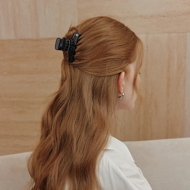 lsolde Crocodile Print Hair Claw - EVITA PERONI OFFICIAL