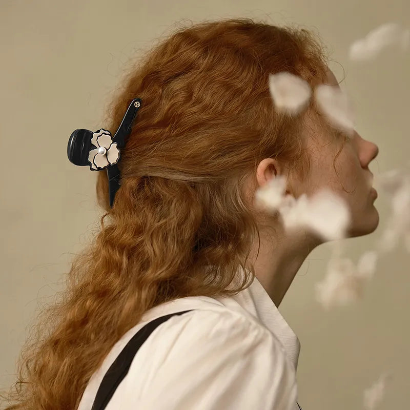 Isabella Large Hair Claw - EVITA PERONI OFFICIAL