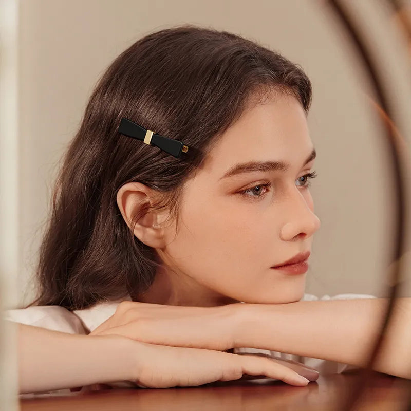 Nicole Bow Style Pelican Hair Clip