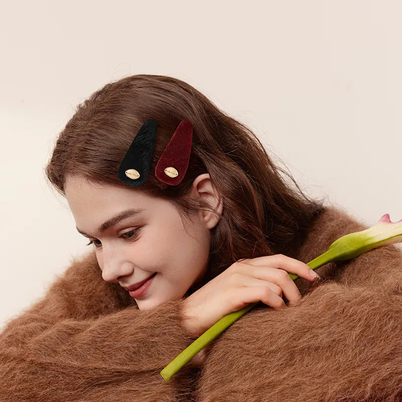 Cassia Velvet Snap Clip