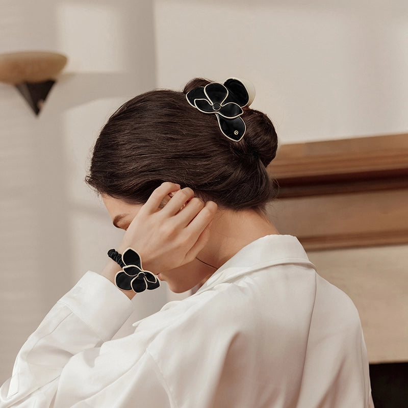 Aranya XL Flower Hair Claw