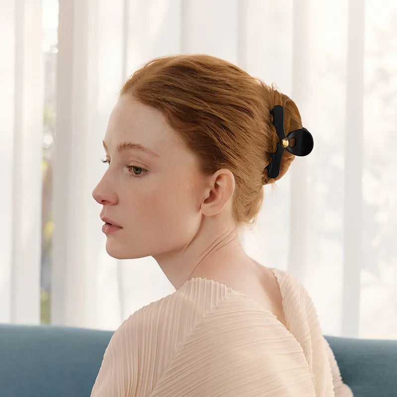 Penelope Large Hair Claw