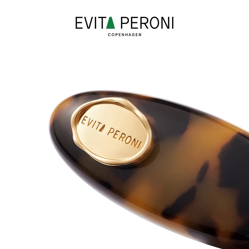 Eliana Classic Waltz Pelican Clip - EVITA PERONI OFFICIAL