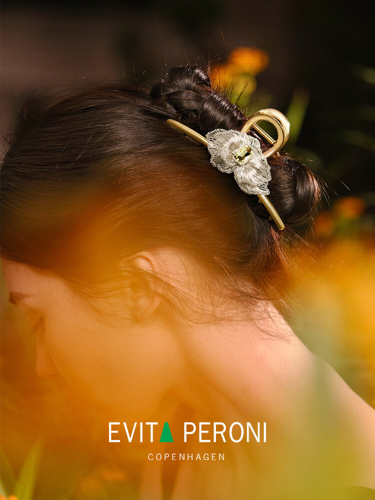 Venerada Large Hair Claw - EVITA PERONI OFFICIAL