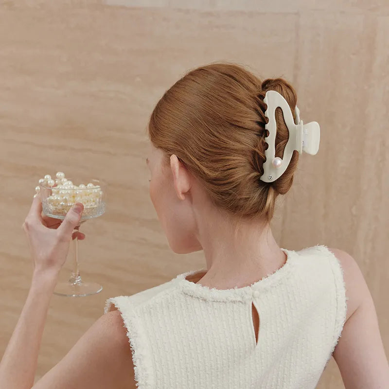 Alexandra Pearl XL Hair Claw