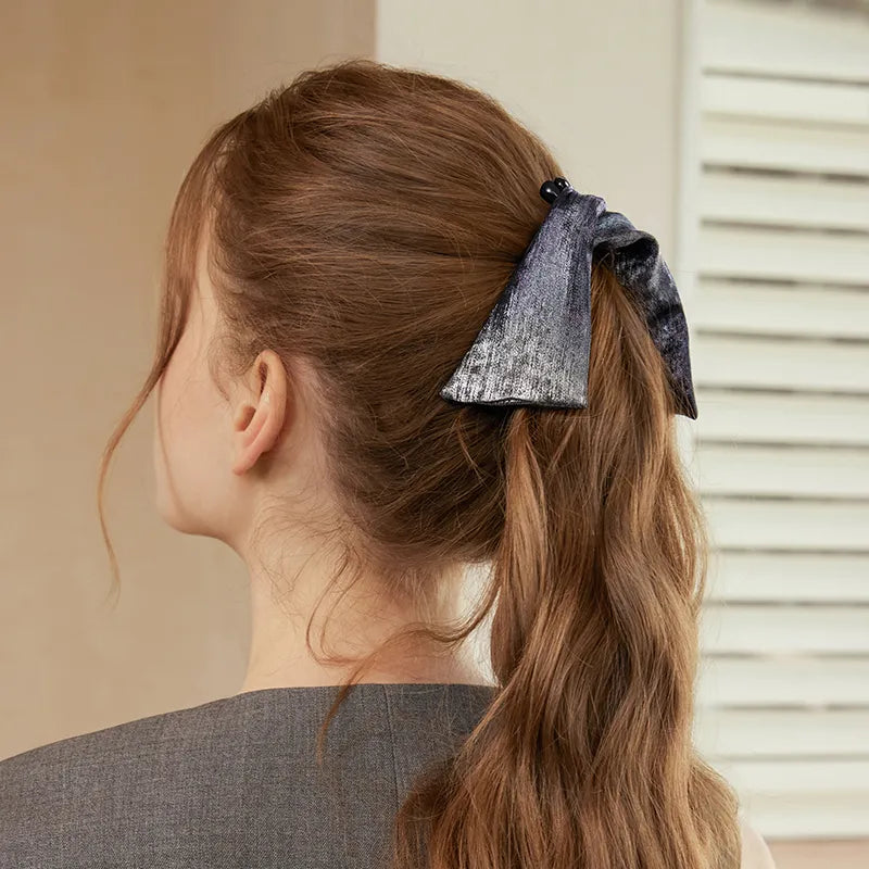 Clara Bendable Bow Shape Banana Clip