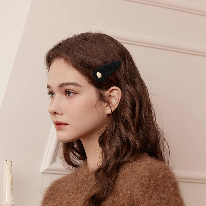 Cassia Velvet Snap Clip