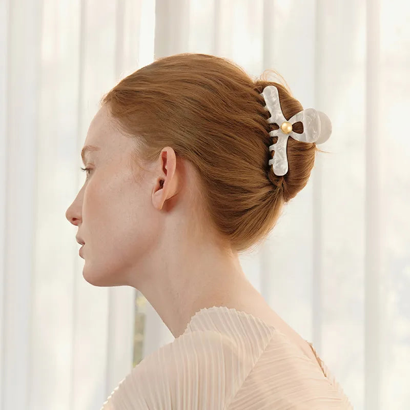Penelope Large Hair Claw