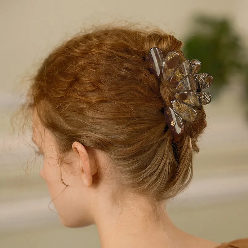 Amy Petal Large Hair Claw