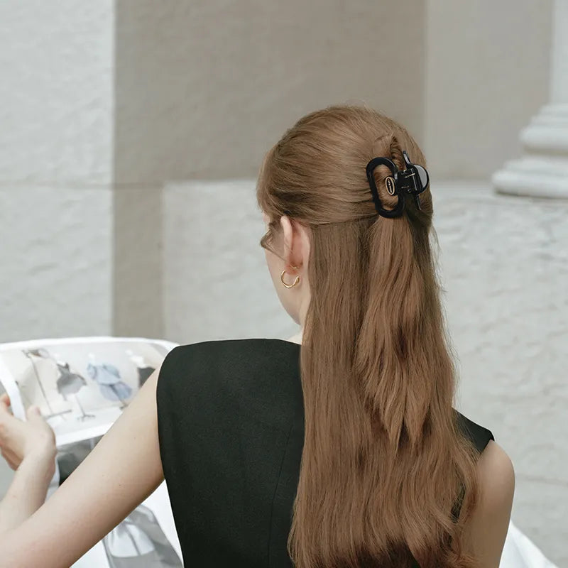 Audrey Medium Hair Claw