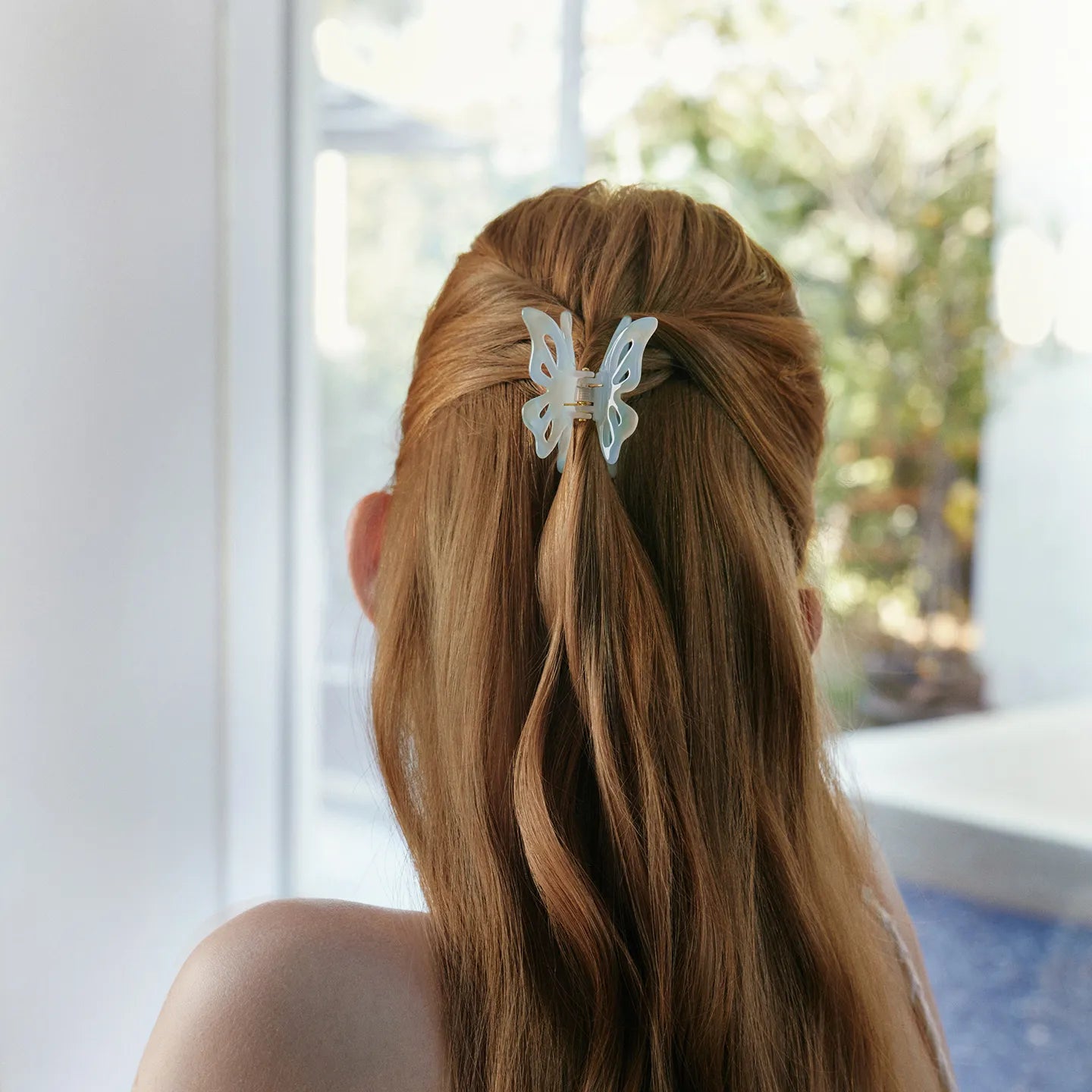 Rosemary Color Changing in Sunlight Small Hair Claw - EVITA PERONI OFFICIAL