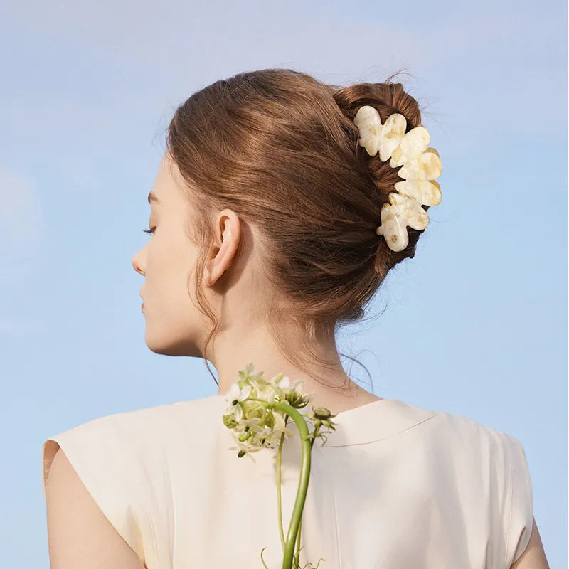 Amy Petal Large Hair Claw